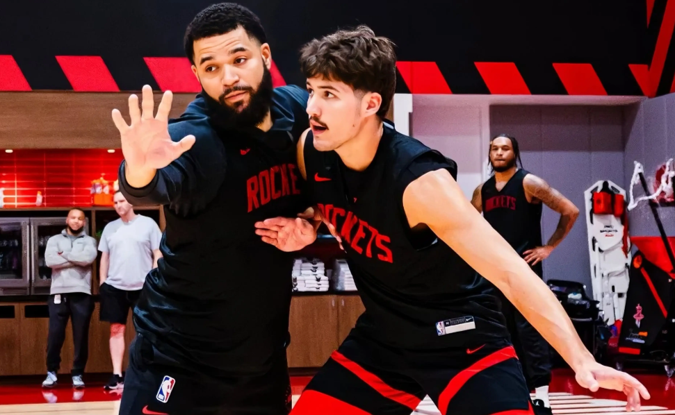 开云体育-狂输20分，又遭25分大逆转！NBA最大的伪强队，你们不配总冠军